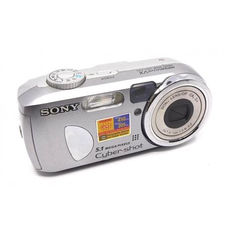 Aparat Sony CYBER-SHOT DSC-P93 w eleganckim srebrnym kolorze