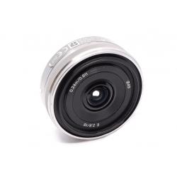 Obiektyw Sony Sony SEL16F28 16mm f/2.8 E-mount - srebrny - sprawny, dobry stan