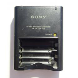 Ładowarka Sony BC-CS2 A/B do akumulatorów AA i AAA