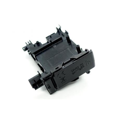 Komora i klapka baterii Nikon P80